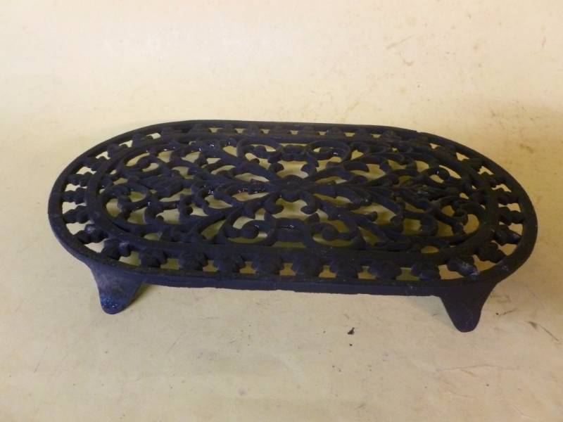 lot 99 image: Cast Iron Trivet