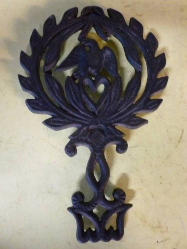 lot 103 image: Cast Iron Trivet