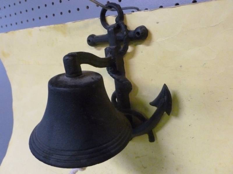 lot 106 image: Cast Iron Bell