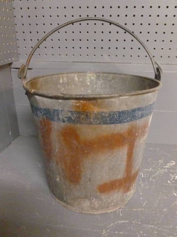 lot 116 image: Vintage Feed Bucket