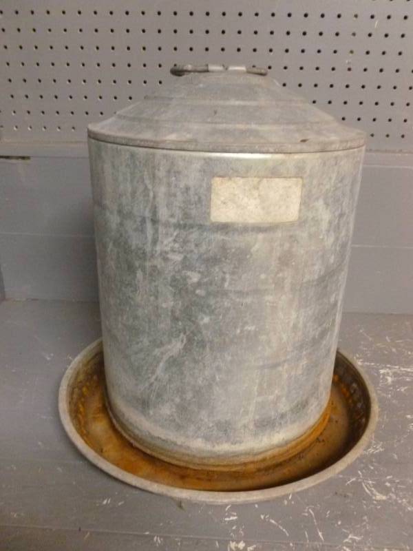 lot 120 image: Vintage Chicken Waterier