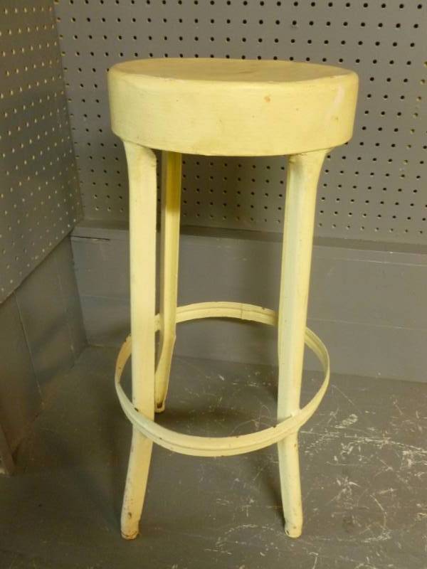 lot 122 image: Vintage Shop Stool