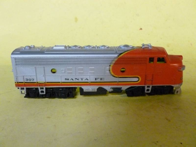 lot 142 image: HO Scale Locomotive