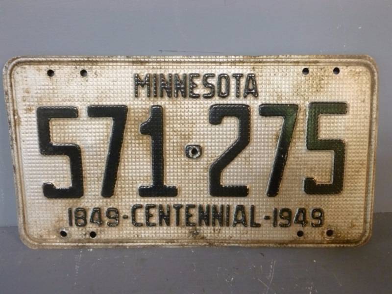 lot 165 image: Vintage License Plate