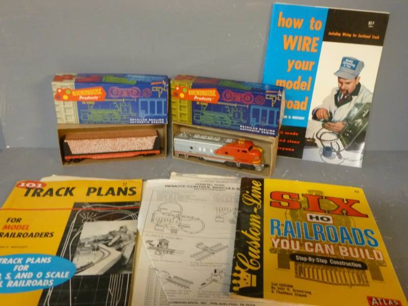 lot 173 image: HO Scale Train Cars