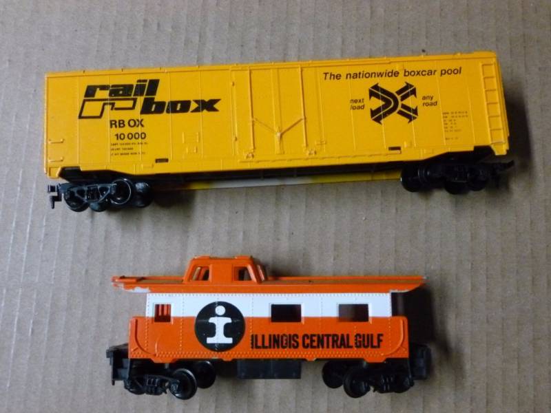 lot 175 image: HO Scale Train Cars