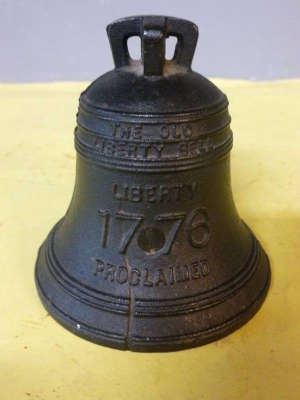 lot 183 image: Vintage Coin Bank