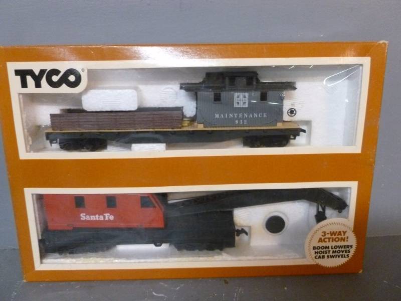 lot 192 image: HO Scale Train Cars