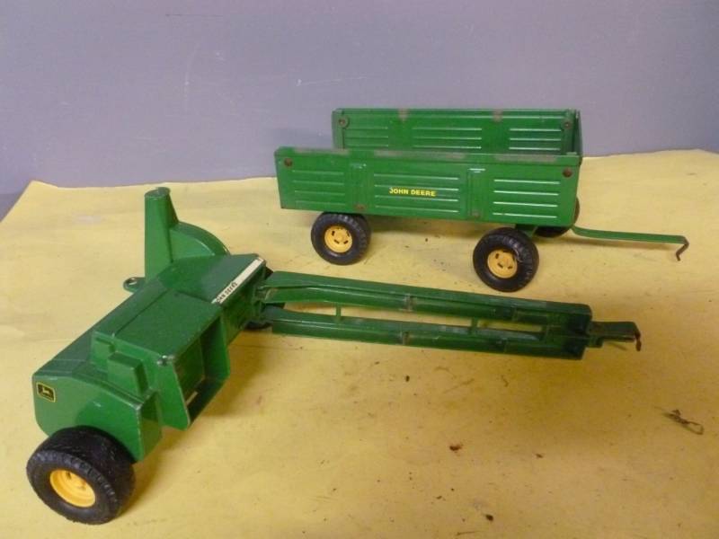lot 215 image: Ertl