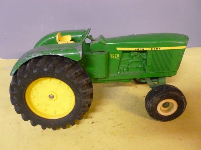 lot 218 image: Ertl - John Deere Tractor