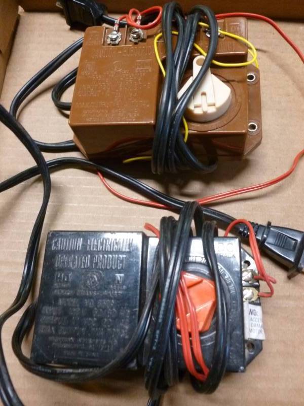 lot 237 image: HO Scale Power Packs