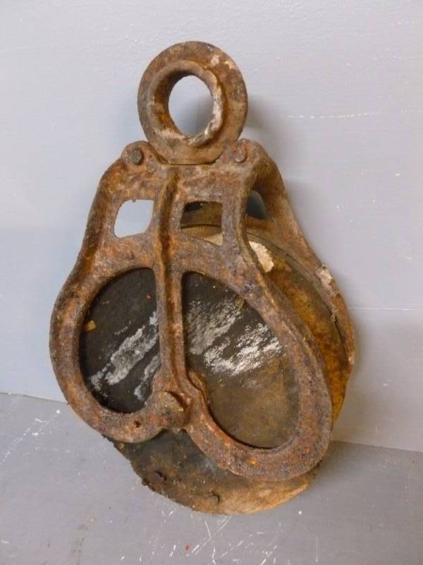 lot 242 image: Vintage Barn Pulley