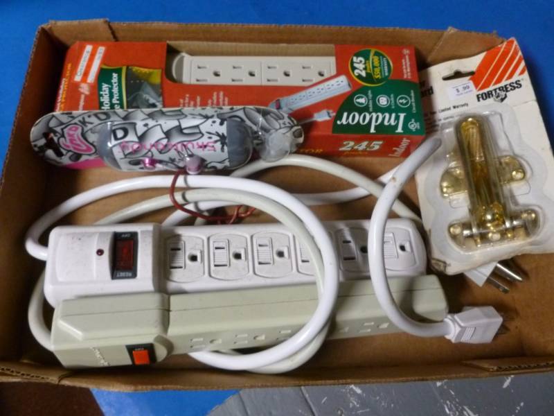 lot 276 image: Power Strips