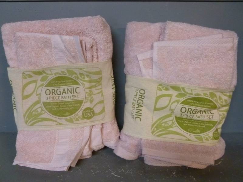 lot 287 image: New Towel Sets