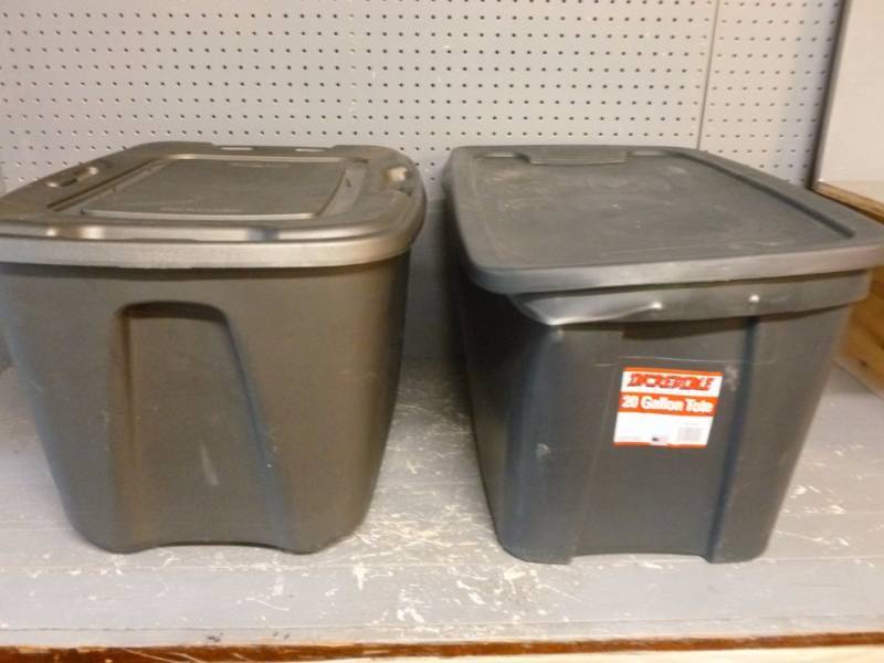 lot 302 image: Storage Totes
