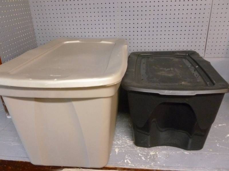 lot 303 image: Storage Totes