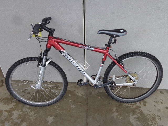 lot 7 image: Raleigh Mountain Bike