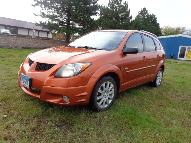 lot 2 image: 2004 Pontiac Vibe