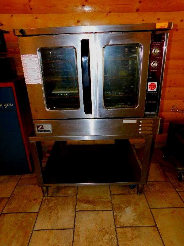lot 153 image: SOUTHBEND CONVECTION OVEN