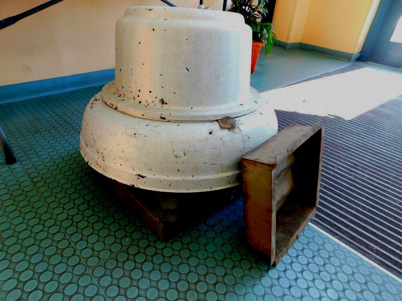 lot 167 image: EXHAUST FAN AND DAMPER