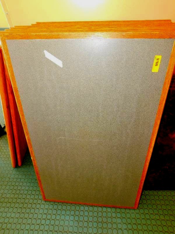 lot 176 image: TABLE TOPS