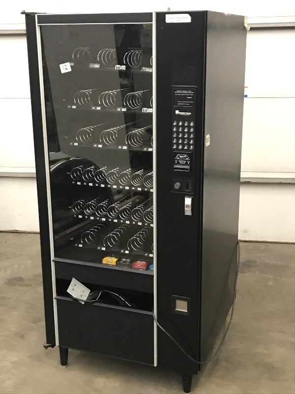 lot 12 image: Snackshop Vending Machine