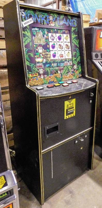 lot 1014 image: VIDEO SLOT MACHINE MONKEY LAND
