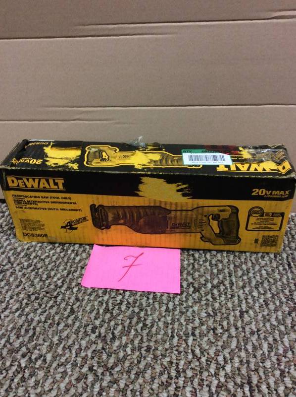 lot 7 image: Dewalt 20-Volt Max Lithium-Ion Cordless Reciprocating Saw in like new condition