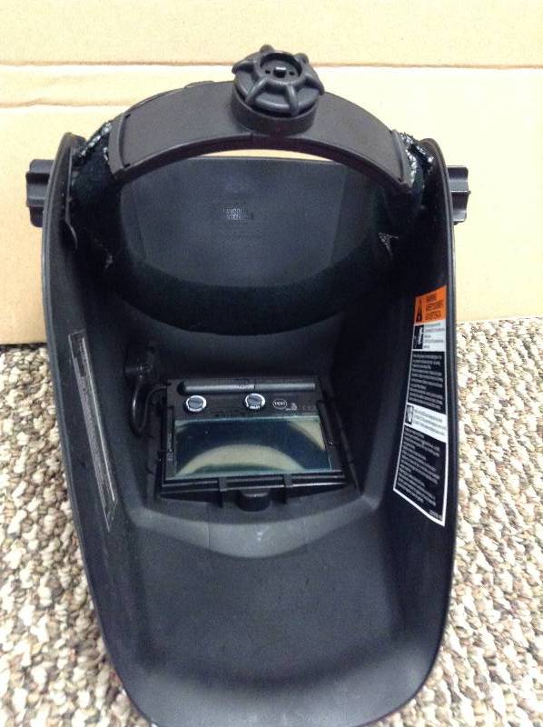lot 34 image: Lincoln Electric Welding Helmet