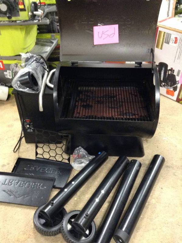 lot 58 image: Traeger Eastwood 22 wood Fired Grill used
