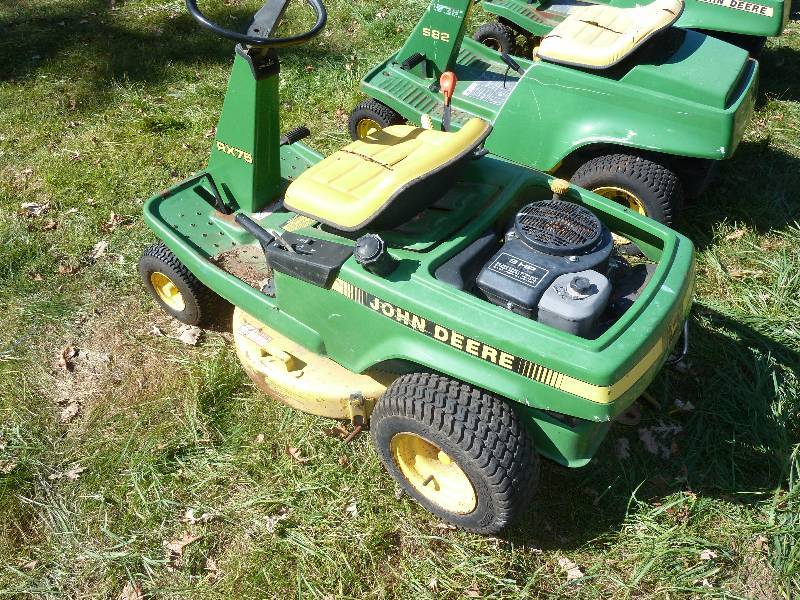 lot 4 image: John Deere RX 75 Riding Lawn Mower