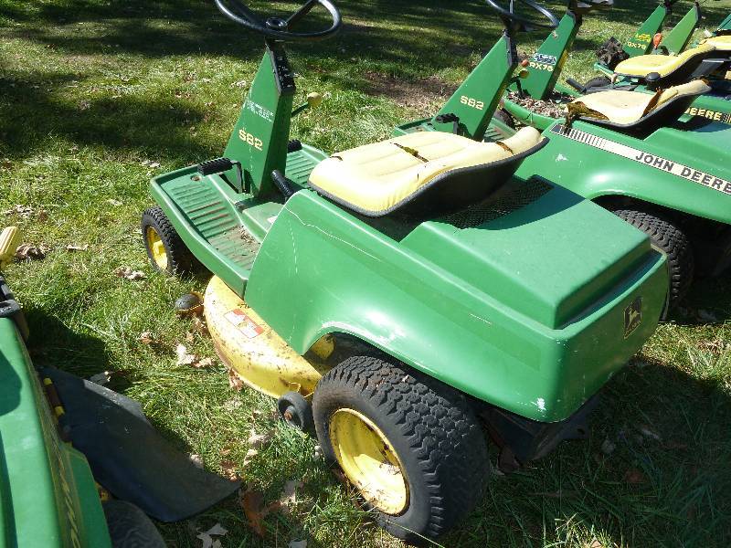 John Deere S82 Riding Lawn Mower Massive Lawn And Garden Tractor Attachment Misc Item Estate 4467