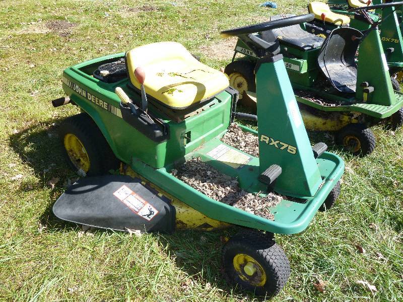 lot 10 image: John Deere RX75 Riding Lawn Mower