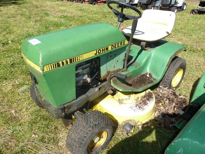 John Deere 111 Riding Lawn Mower Massive Lawn Garden Tractor