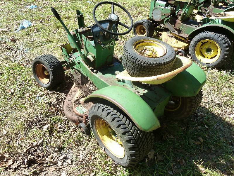 John Deere Vintage 110 or 112 Riding Lawn Mower | Massive Lawn & Garden ...