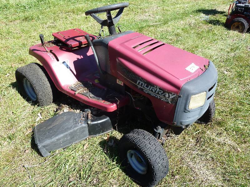 lot 37 image: Murray Riding Lawn Mower