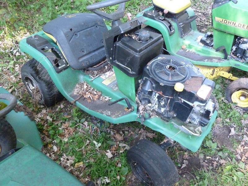 lot 50 image: John Deere STX Riding Lawn Mower