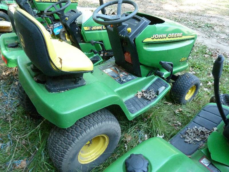 John Deere LX 176 Riding Lawn Mower Massive Lawn & Garden Tractor, Attachment, Misc Item