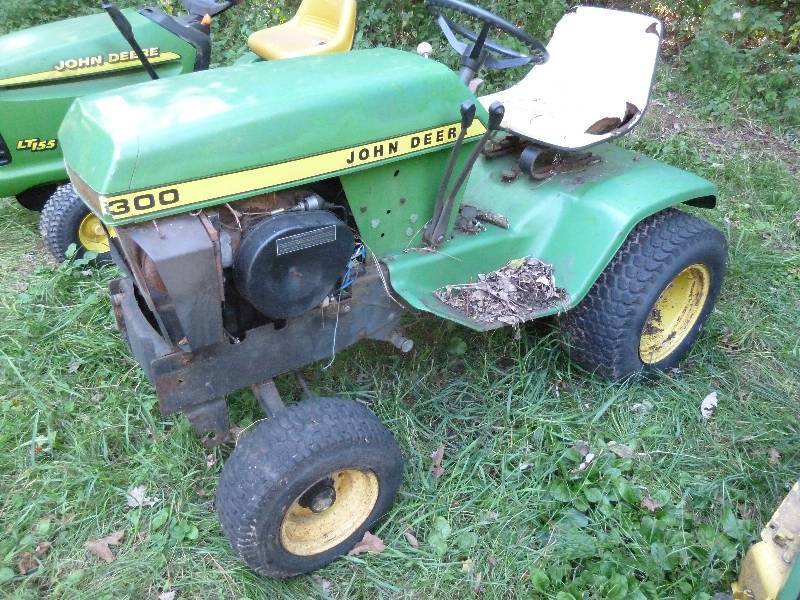 Jd 300 best sale garden tractor