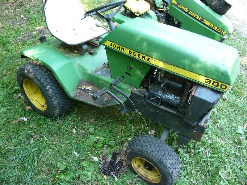 lot 68 image: John Deere 300 Riding Lawn Mower