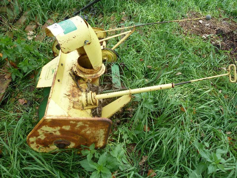 lot 78 image: John Deere Snowblower Type E0036