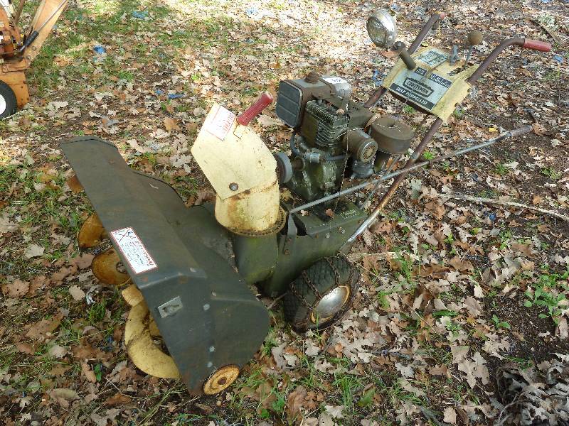 lot 84 image: Craftsman Sell-Propelled Snowblower