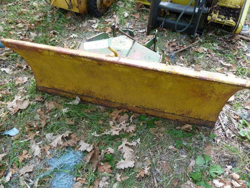 lot 86 image: John Deere Vintage 110 to 140 Series Blade