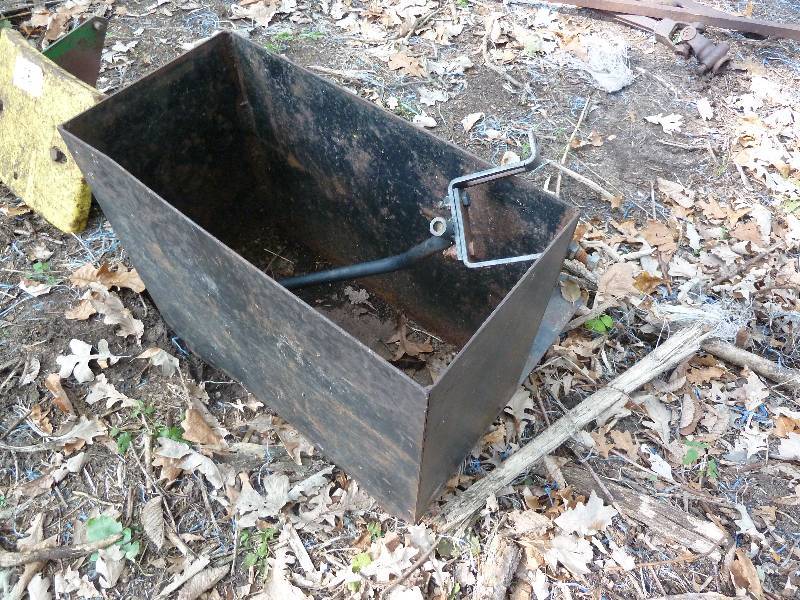 lot 106 image: Front Mount Weight Box