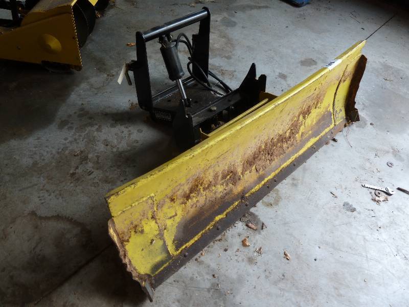 lot 118 image: John Deere Hydraulic 54 Blade