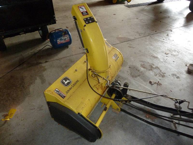 lot 125 image: John Deere Snowblower LX 172-188