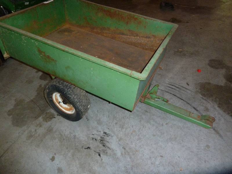 lot 136 image: Yard Cart