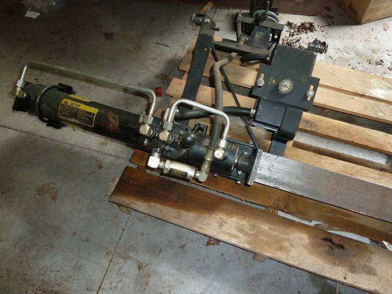 lot 138 image: John Deere Wood Splitter Attachment