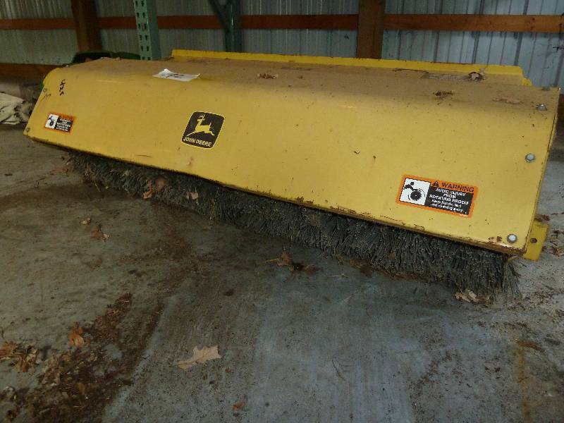 lot 142 image: John Deere Front Sweeper 425 445 455