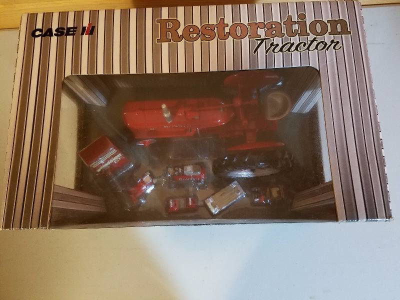 lot 23 image: Ertl...IH Farmall Tractor